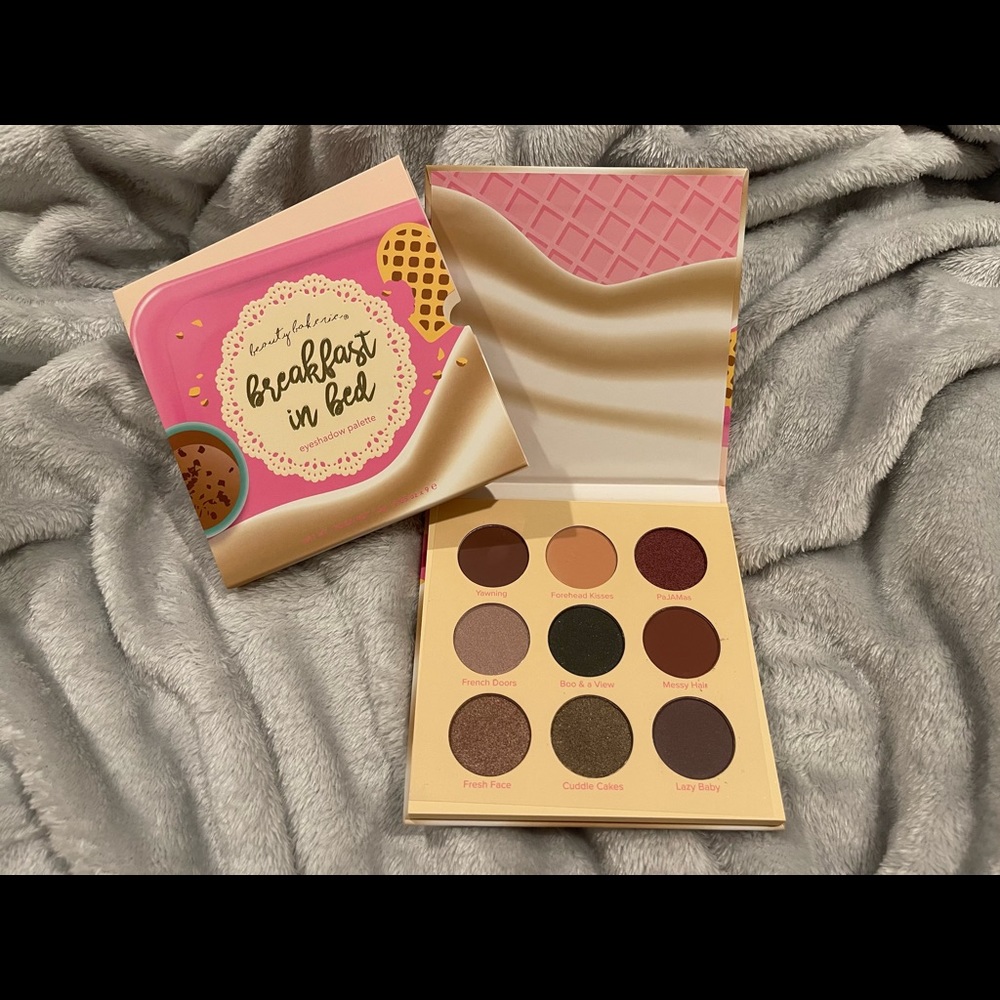 BREAKFAST IN BED EYESHADOW
PALETTE by Beauty Bakerie